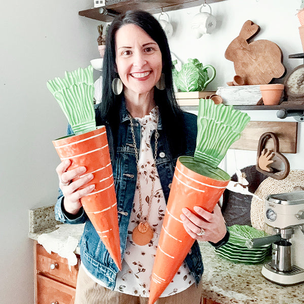 20 Inch Metal Carrot Wall Decor, Set of Two