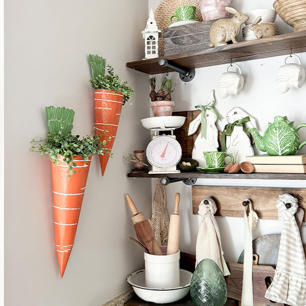 20 Inch Metal Carrot Wall Decor, Set of Two