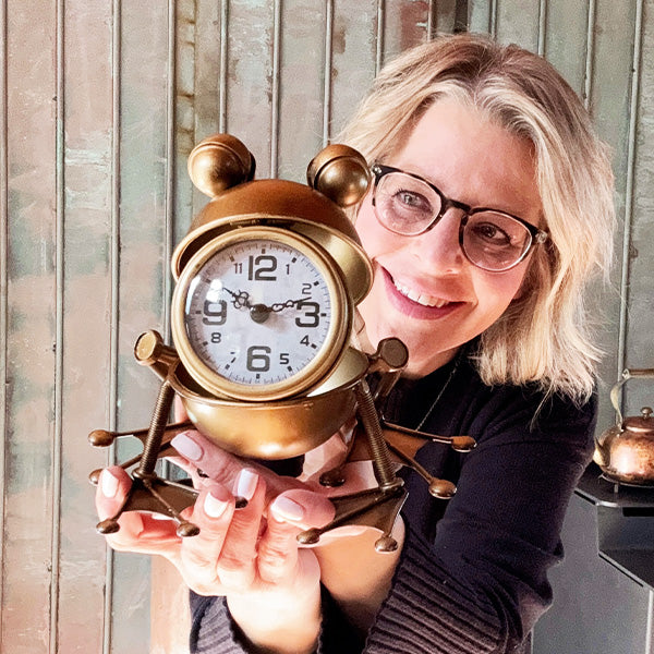 Bronze Metal Frog Table Clock