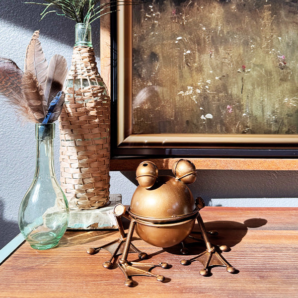 Bronze Metal Frog Table Clock