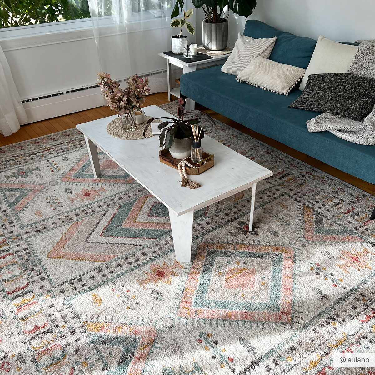 Machine Woven Geometric Area Rug
