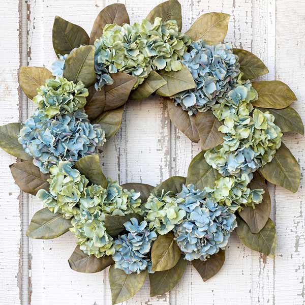 24" Hydrangea and Magnolia Leaf Wreath