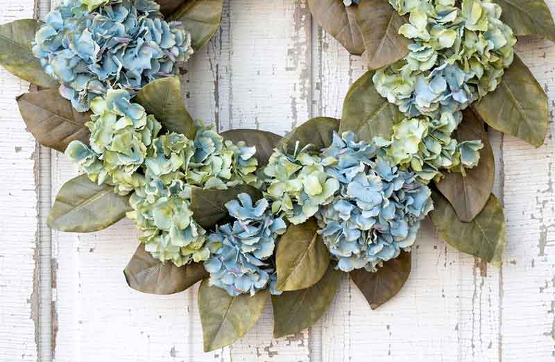 24" Hydrangea and Magnolia Leaf Wreath