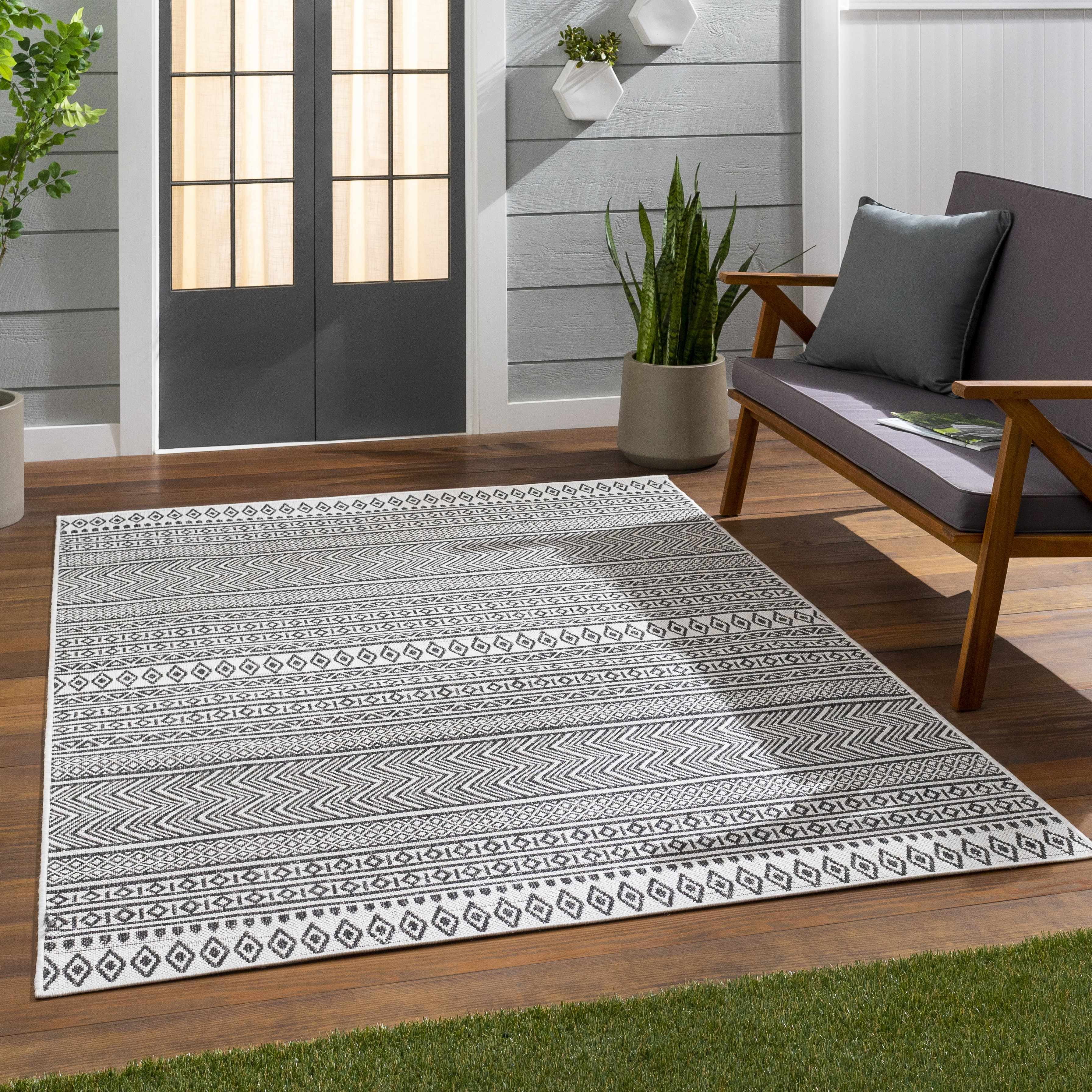 Black & White Outdoor Rug