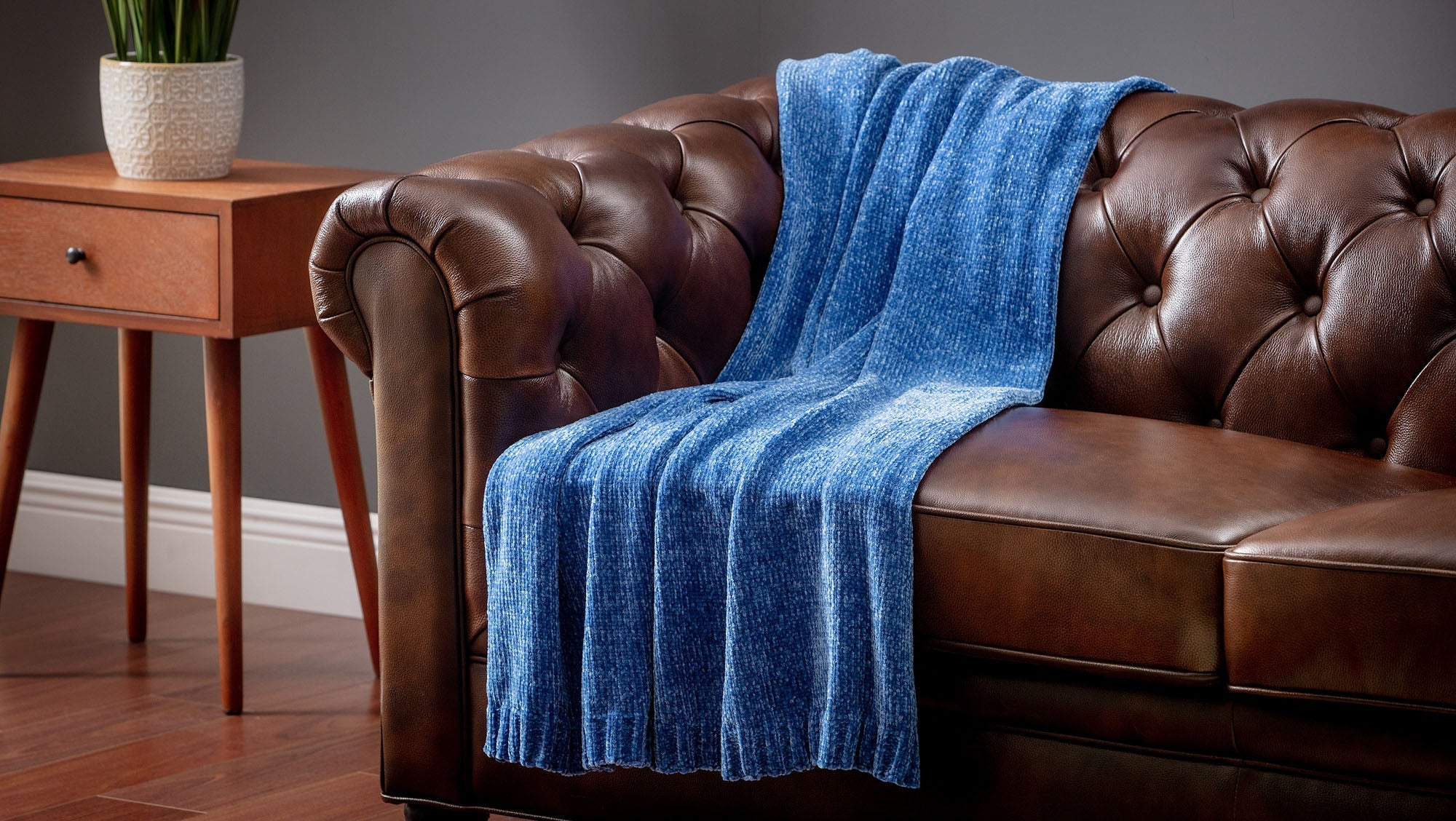 Chenille Luxe Border Throw Blanket-Tolkye