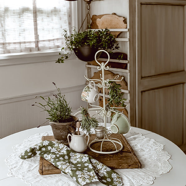 Distressed Free Standing Scroll Mug Rack