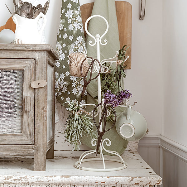 Distressed Free Standing Scroll Mug Rack