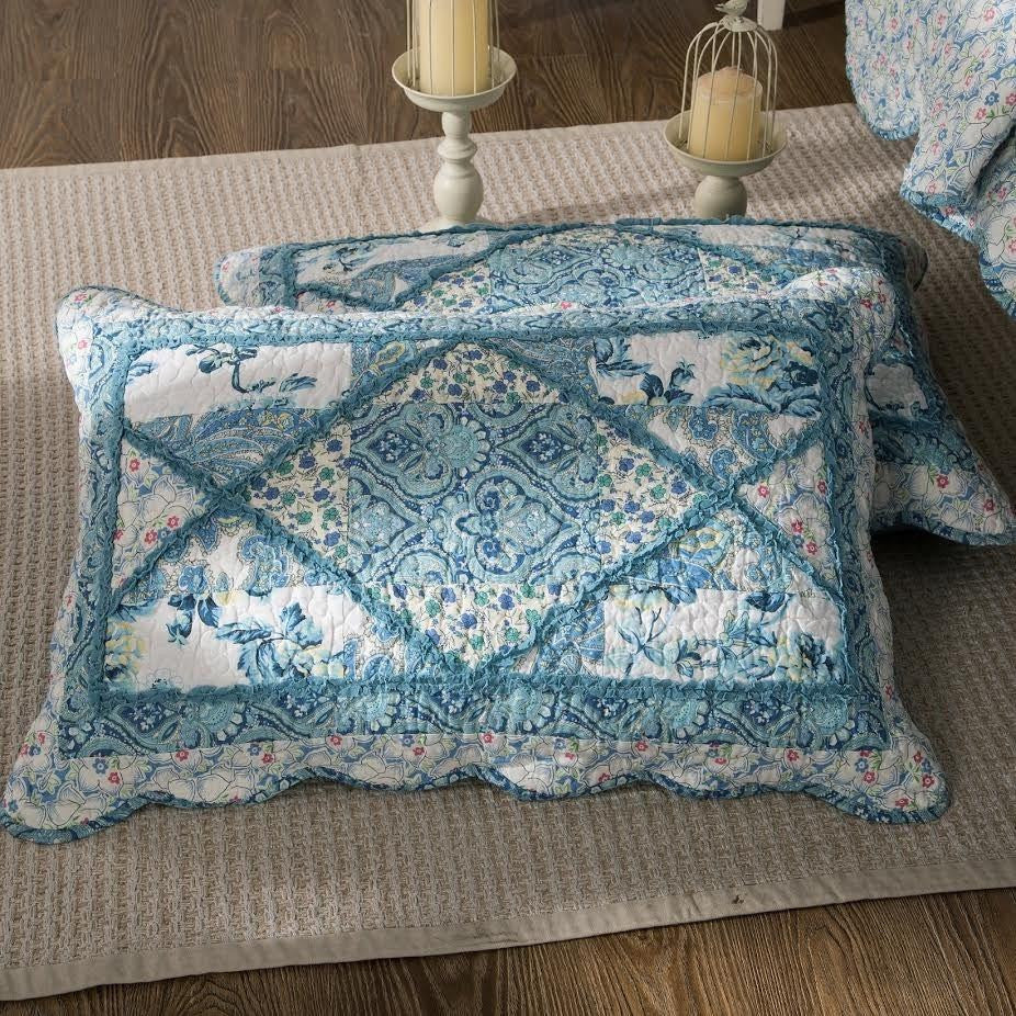 Petal Dance White Blue Floral Vintage Garden Scalloped Cotton Patchwork Quilt Set