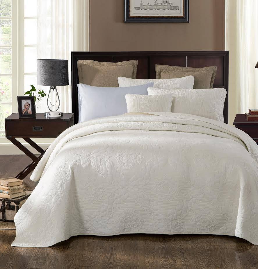Vanilla Cream Ivory Paisley Damask Stitch Matelassé Cotton Quilt Set