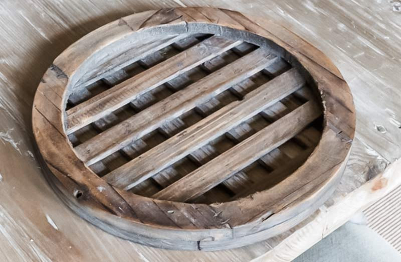 Round Lattice Charger  Set of 2