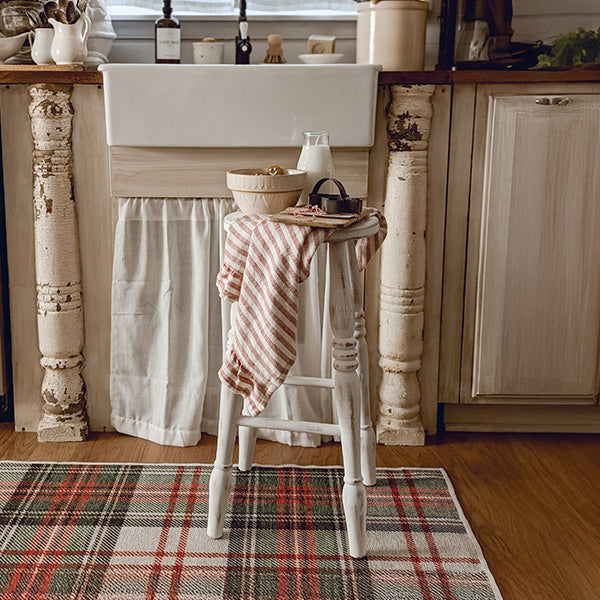 Spindle Leg White Wood Accent Stool