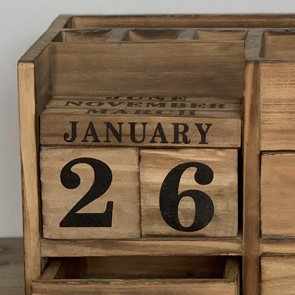 Wooden Desk Organizer and Calendar, 2 in 1 Steal