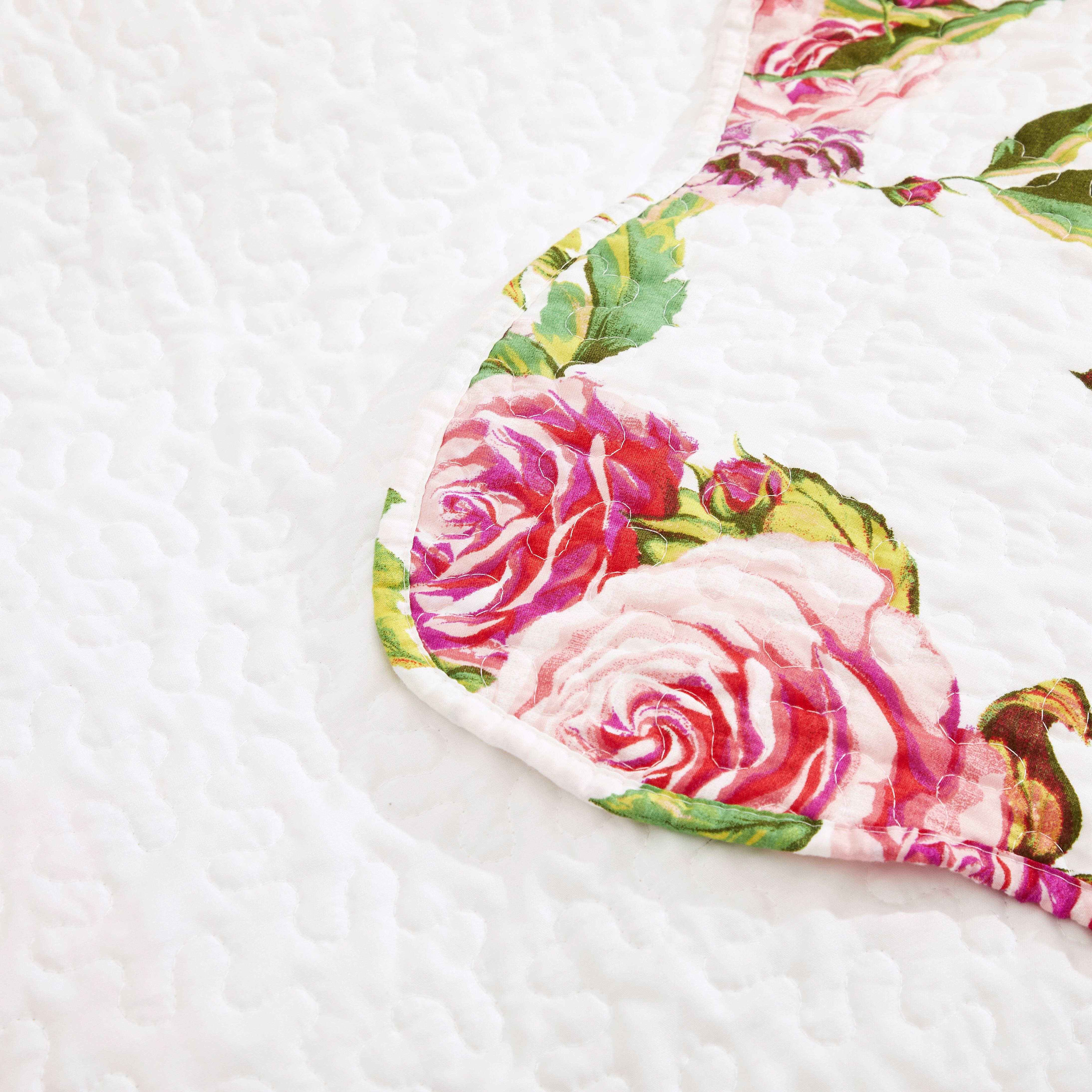 Romantic Roses Floral Throw Blanket - Lovely Spring Pink & White Scalloped Colorful Lightweight Breathable - Bright Vibrant Quilted Throw Blanket - 50 x 60-Tolkye