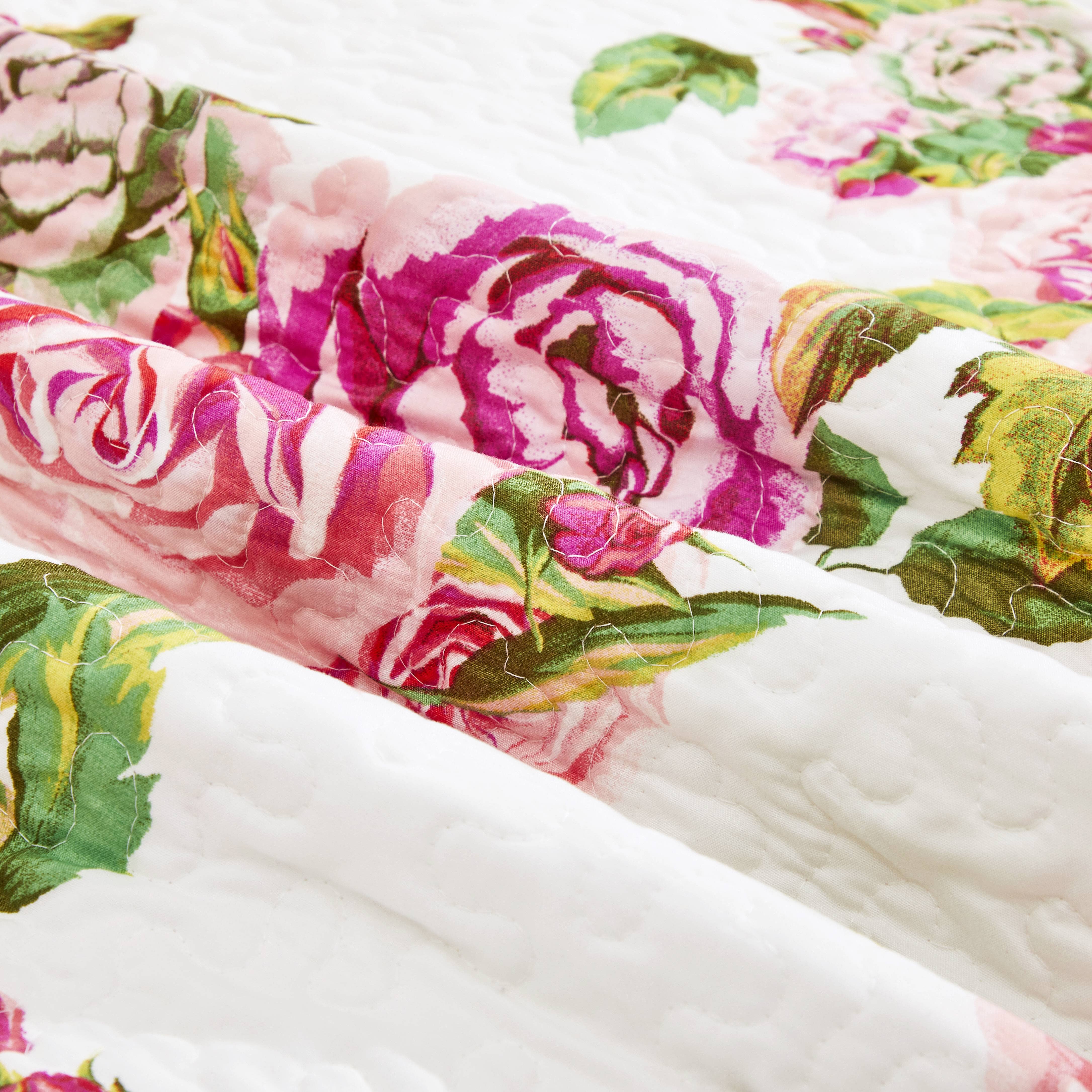 Romantic Roses Floral Throw Blanket - Lovely Spring Pink & White Scalloped Colorful Lightweight Breathable - Bright Vibrant Quilted Throw Blanket - 50 x 60-Tolkye