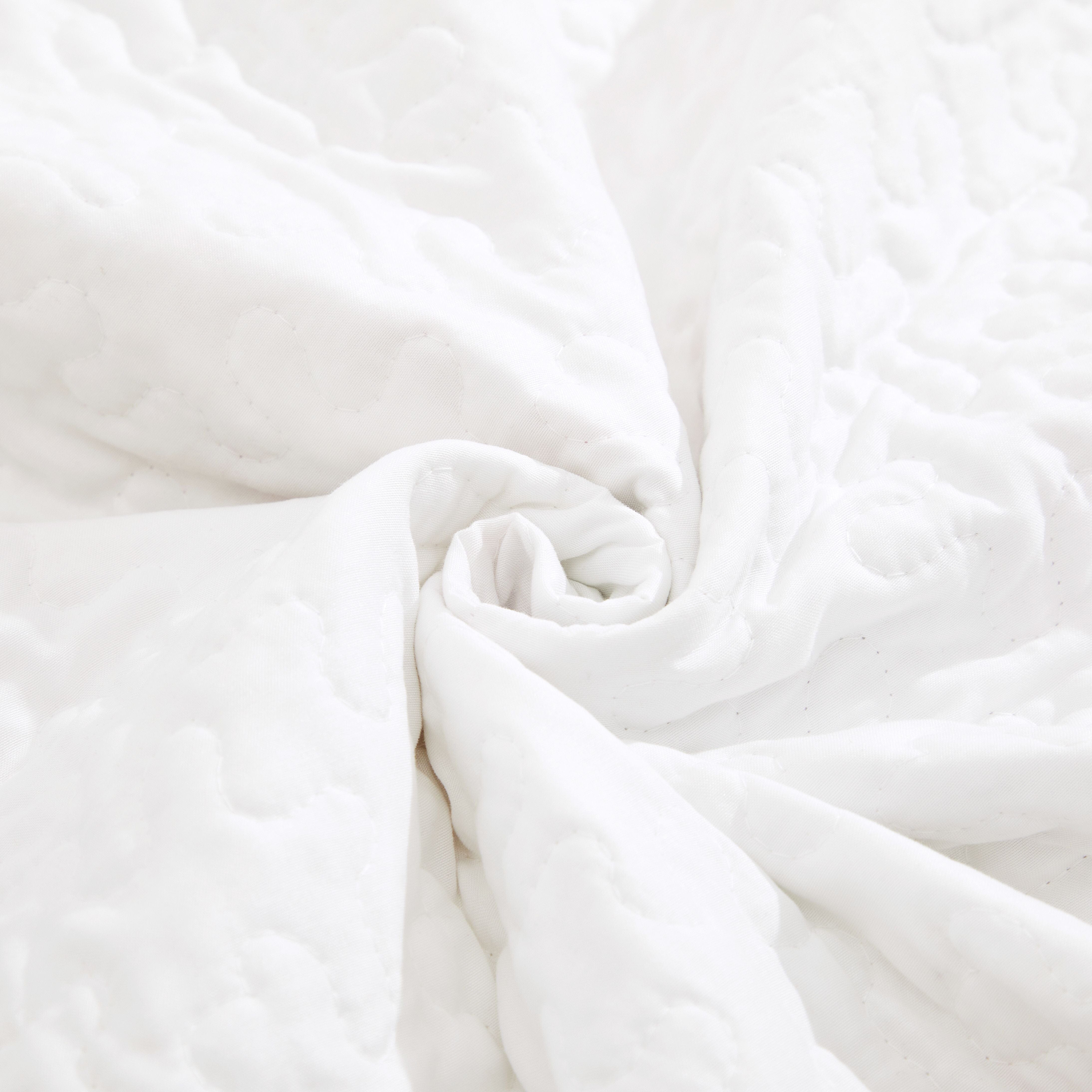 Romantic Roses Floral Throw Blanket - Lovely Spring Pink & White Scalloped Colorful Lightweight Breathable - Bright Vibrant Quilted Throw Blanket - 50 x 60-Tolkye