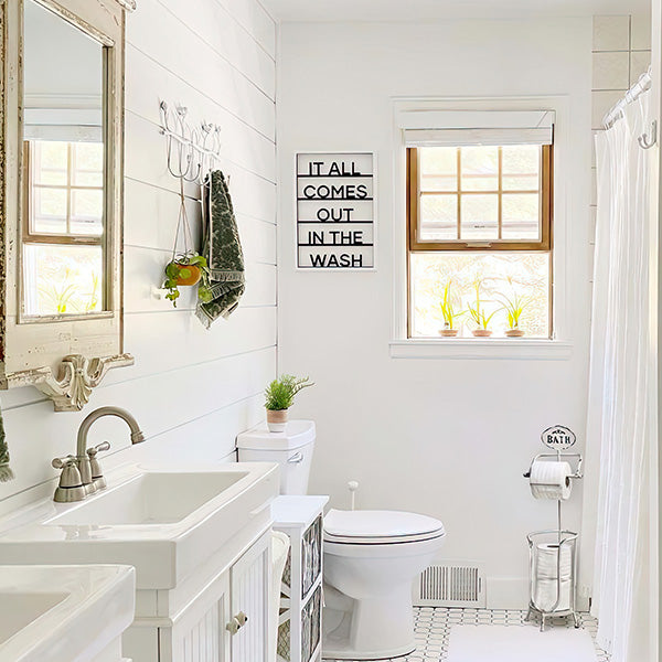 Distressed Vintage Bath Tissue Stand