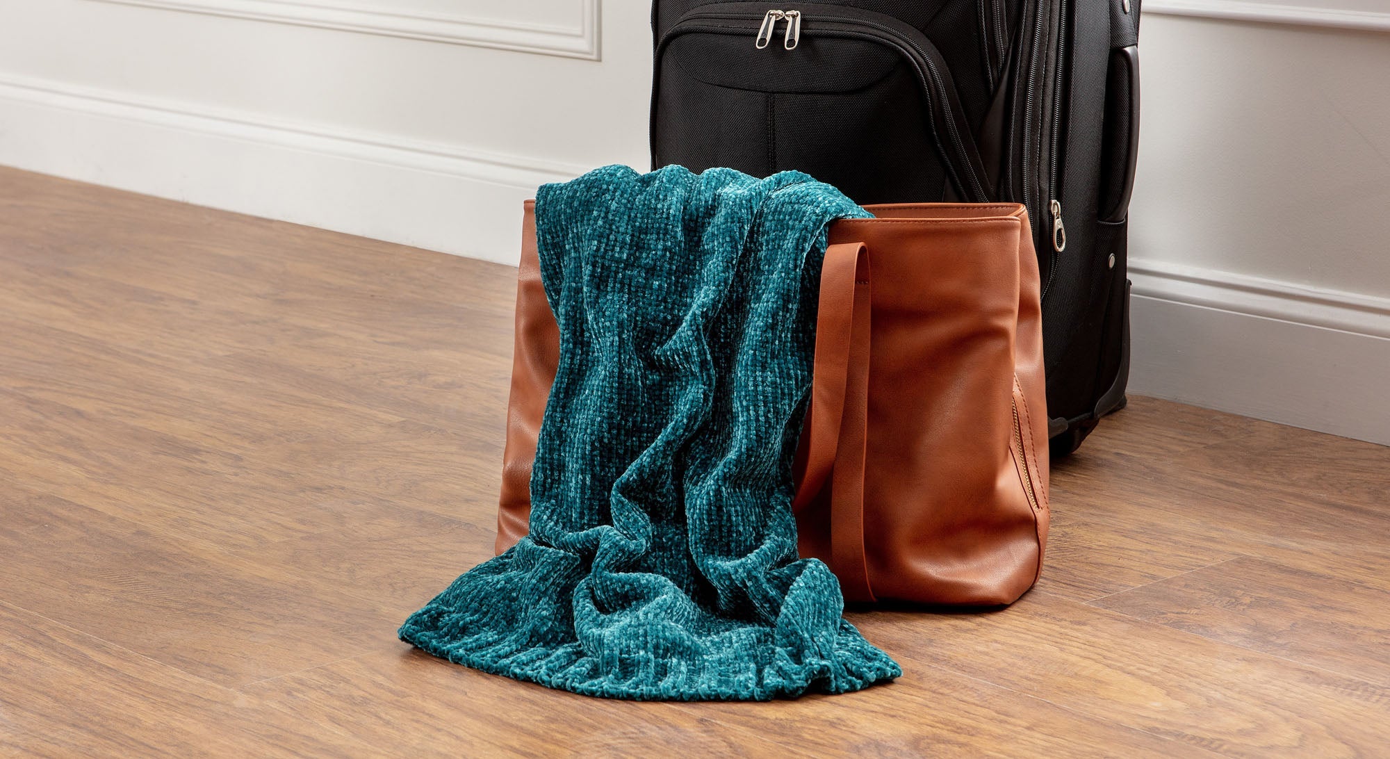 Chenille Luxe Border Throw Blanket-Tolkye