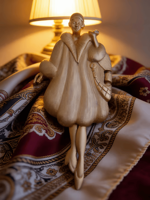 🔥Hot Sale SALE - 💃✨Vintage 1920s Flapper Girl Movable Figural Brooch