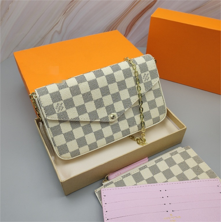 3-in-1 Chain Bag: Chic for Dates & Desk