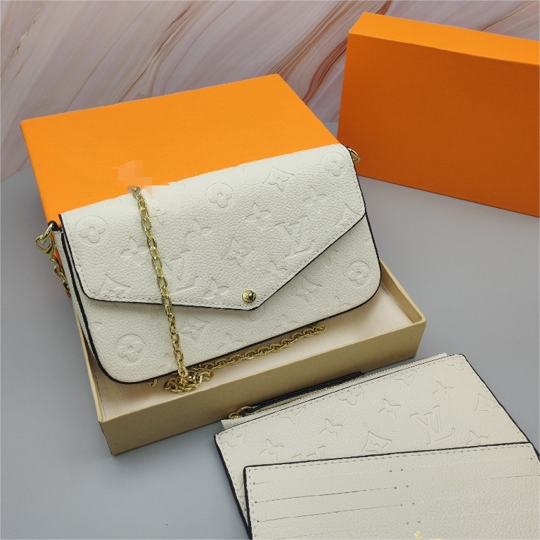 3-in-1 Chain Bag: Chic for Dates & Desk