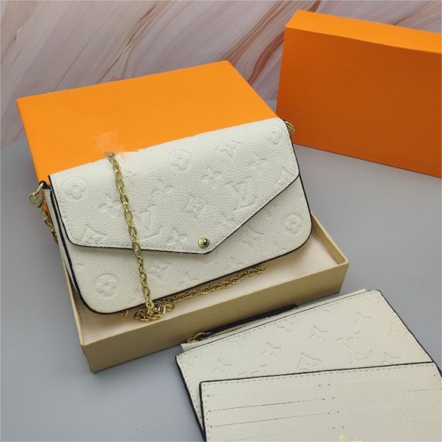 3-in-1 Chain Bag: Chic for Dates & Desk