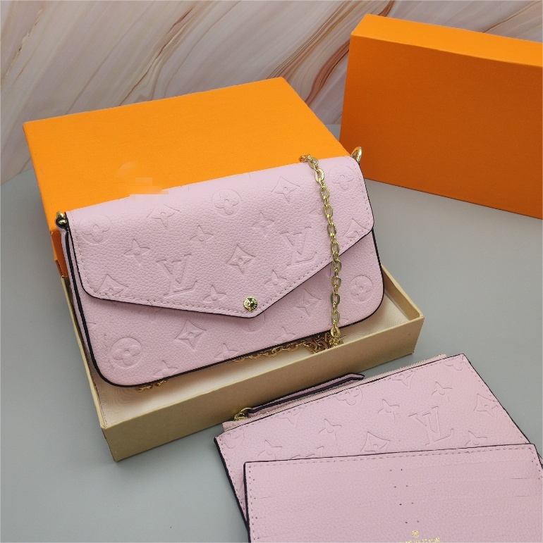 3-in-1 Chain Bag: Chic for Dates & Desk