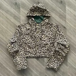 Bluza retro z kapturem leopardowa | Oversize, podkreślająca sylwetkę | Uniwersalna, do codziennego streetwearu