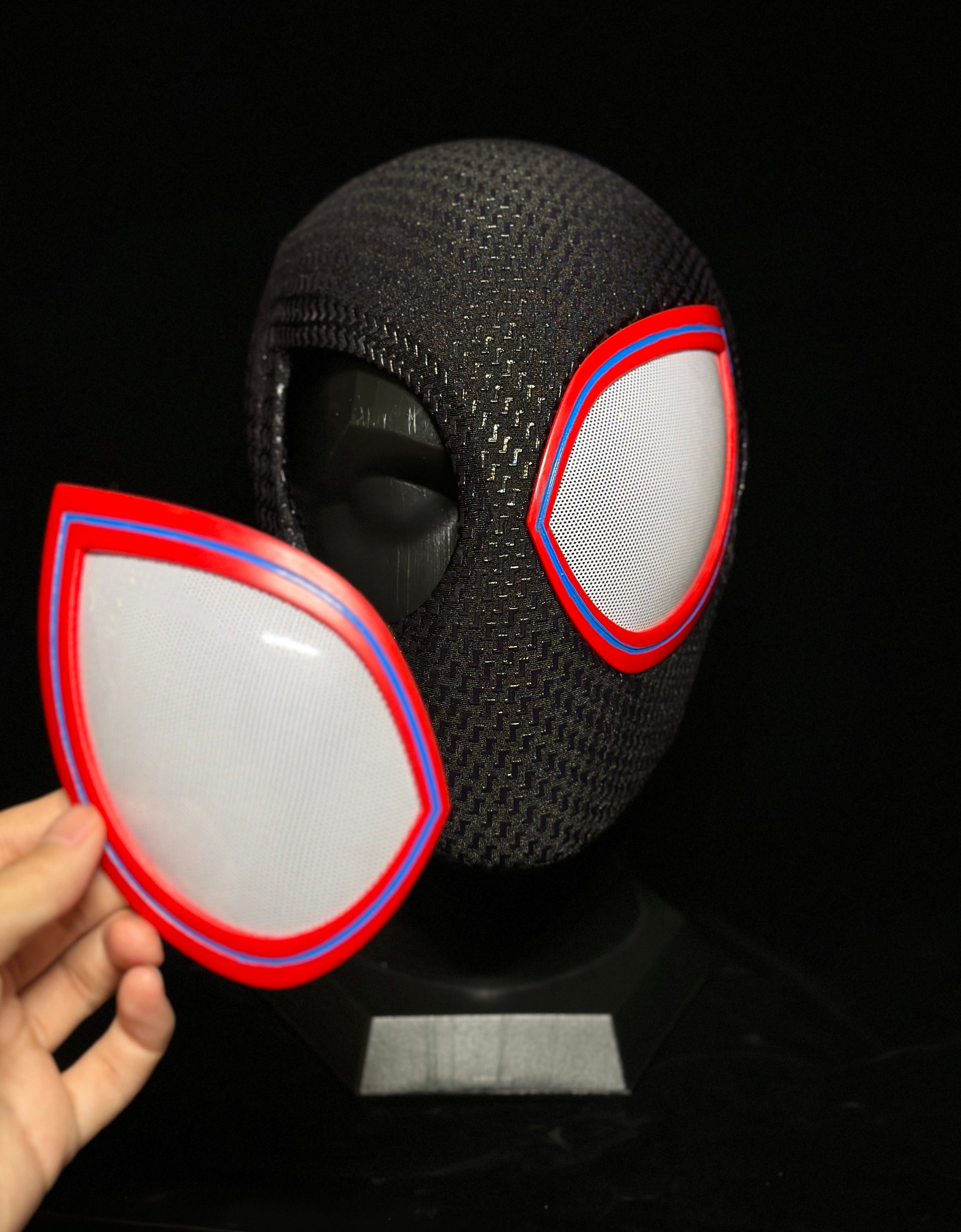 V2  Black-Red Mask With Face Shell  (Big Lenses)
