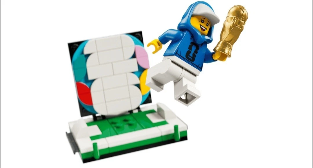 Editions FIFA World Cup Official Trophy Building Set 43020 IN HAND NEW***