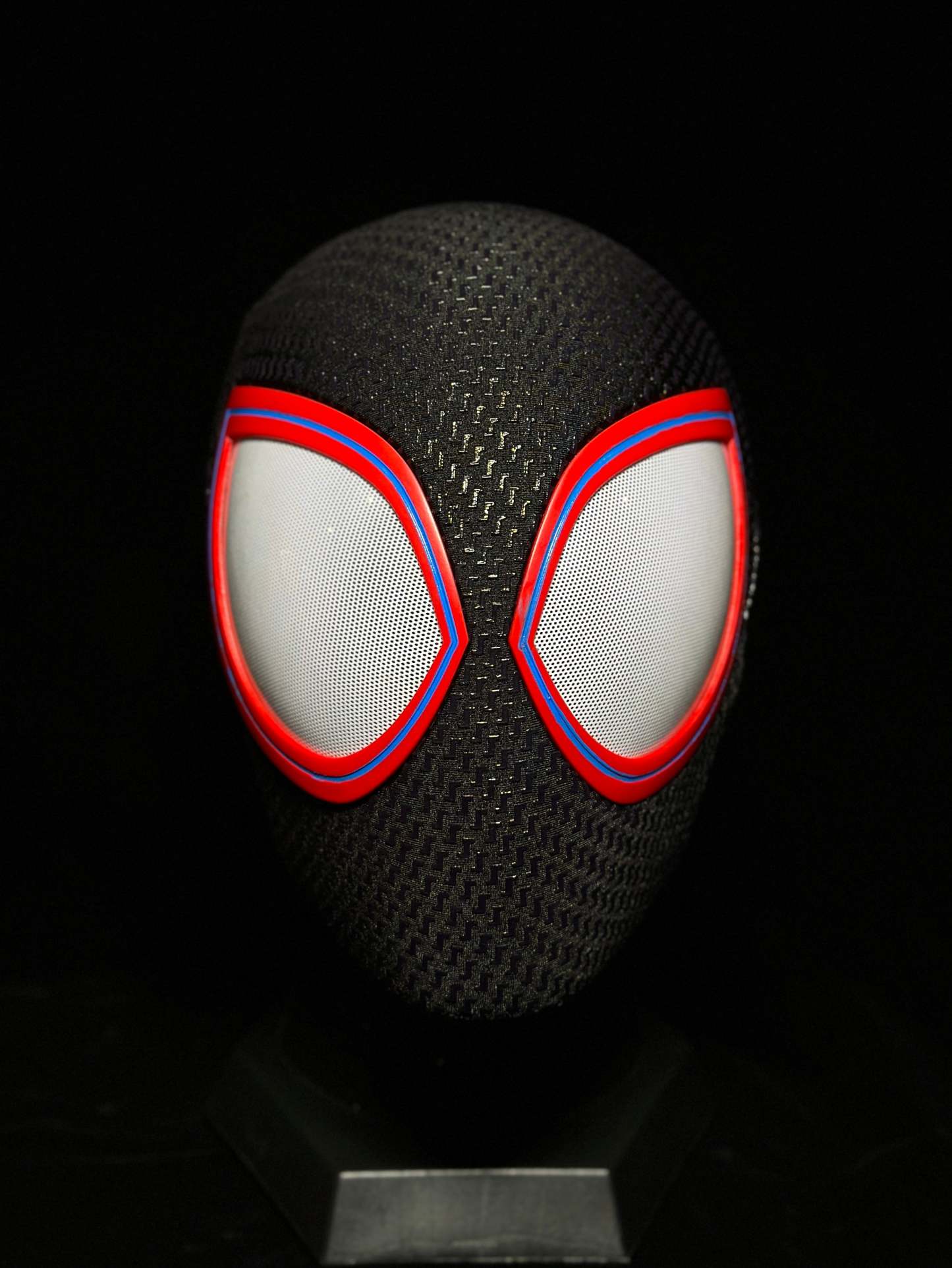 V2 Black-Red Mask With Face Shell (Big Lenses)