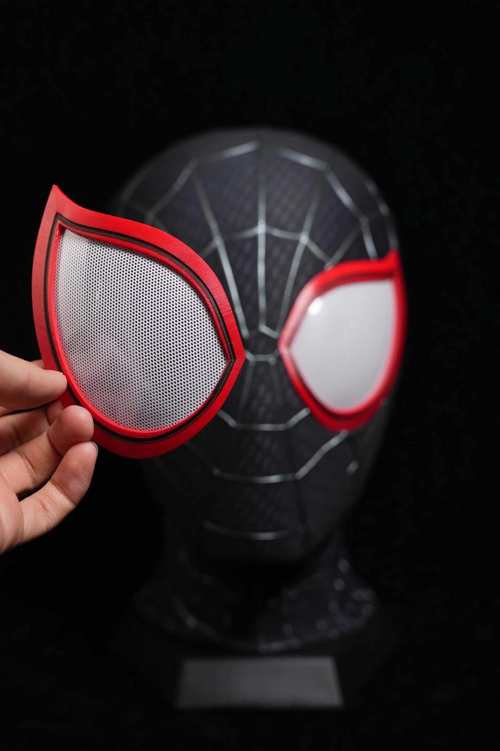 Black&Red Graffiti Style Mask