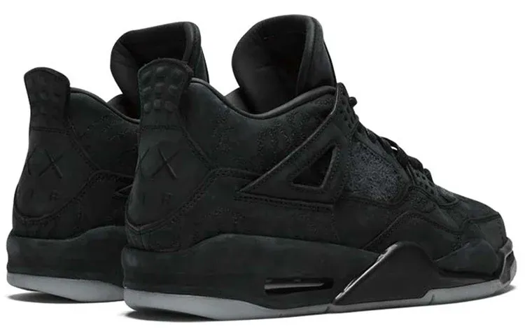 KAWS x  Retro 'Black' 930155-001