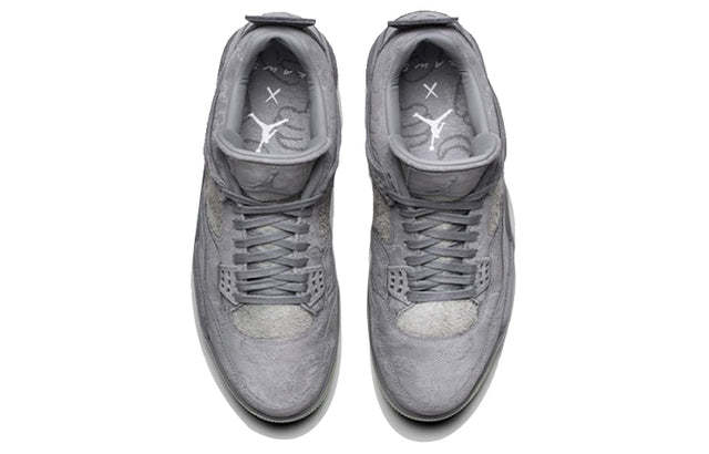 Air Jordan4 Retro x KAWS 'Cool Grey'