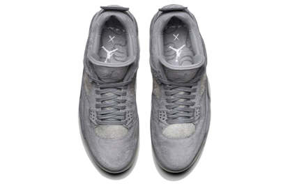 Air Jordan4 Retro x KAWS 'Cool Grey'