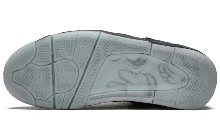 KAWS x  Retro 'Black' 930155-001