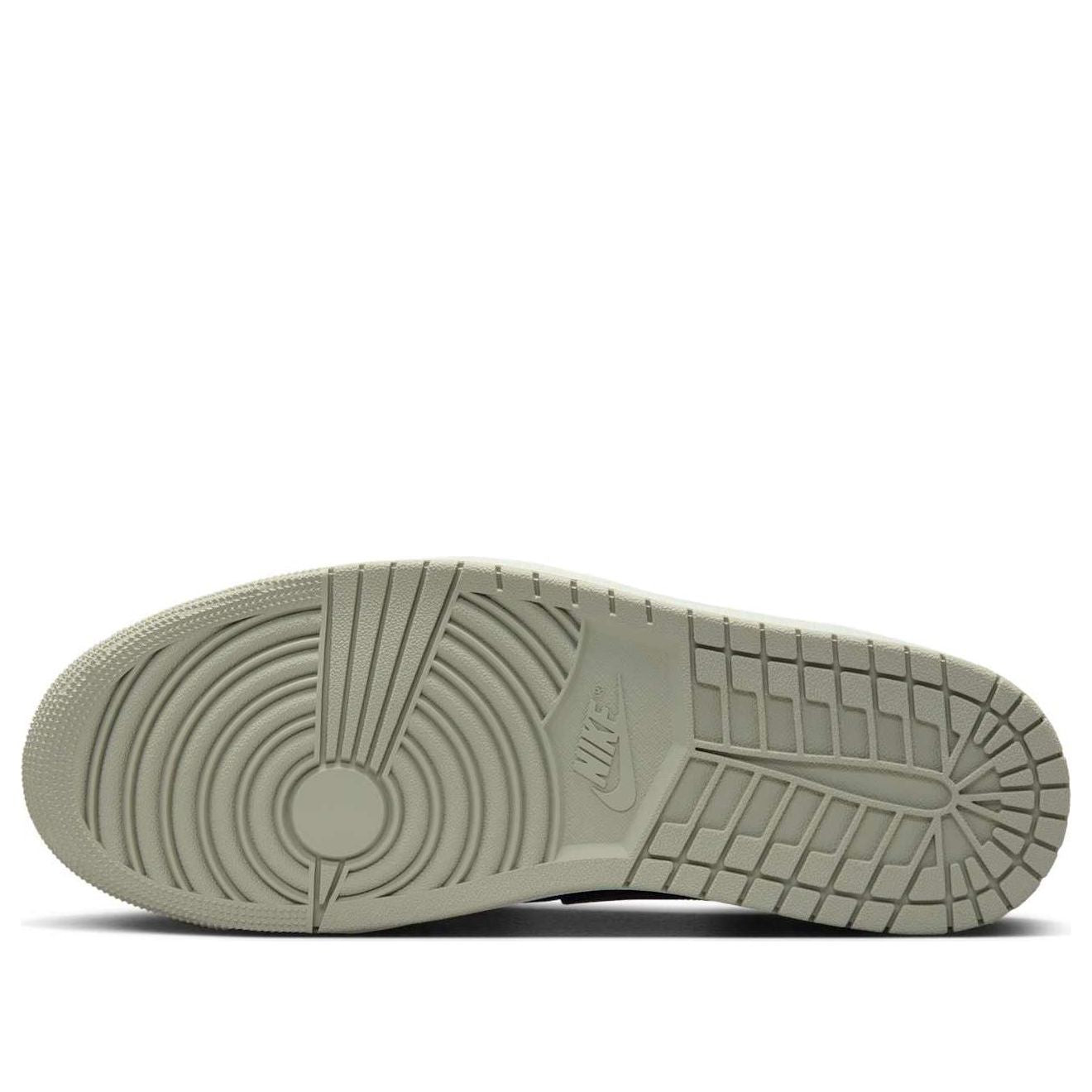 Aithtr Jordthtan 1 x Zion Williamson Retro Low OG 'Voodoo Alternate'