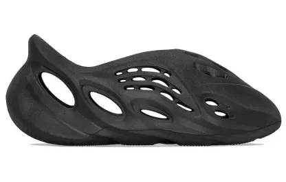 Yeezy Foam Runner 'Onyx' HP8739