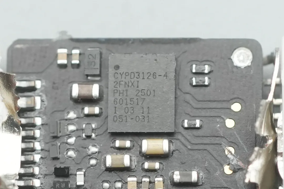 Infineon英飞凌 CYPD3126-42FNXI