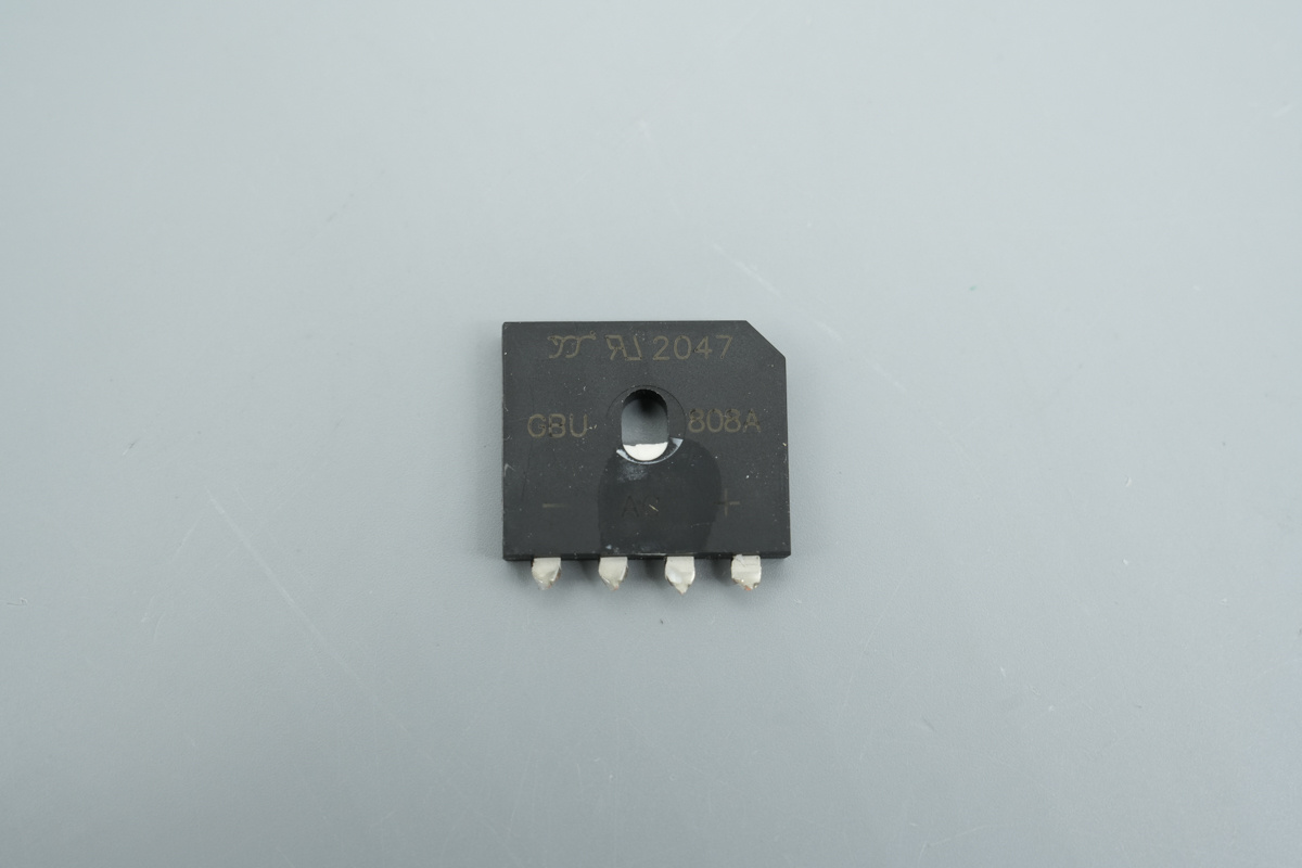 Y扬杰 GBU808A