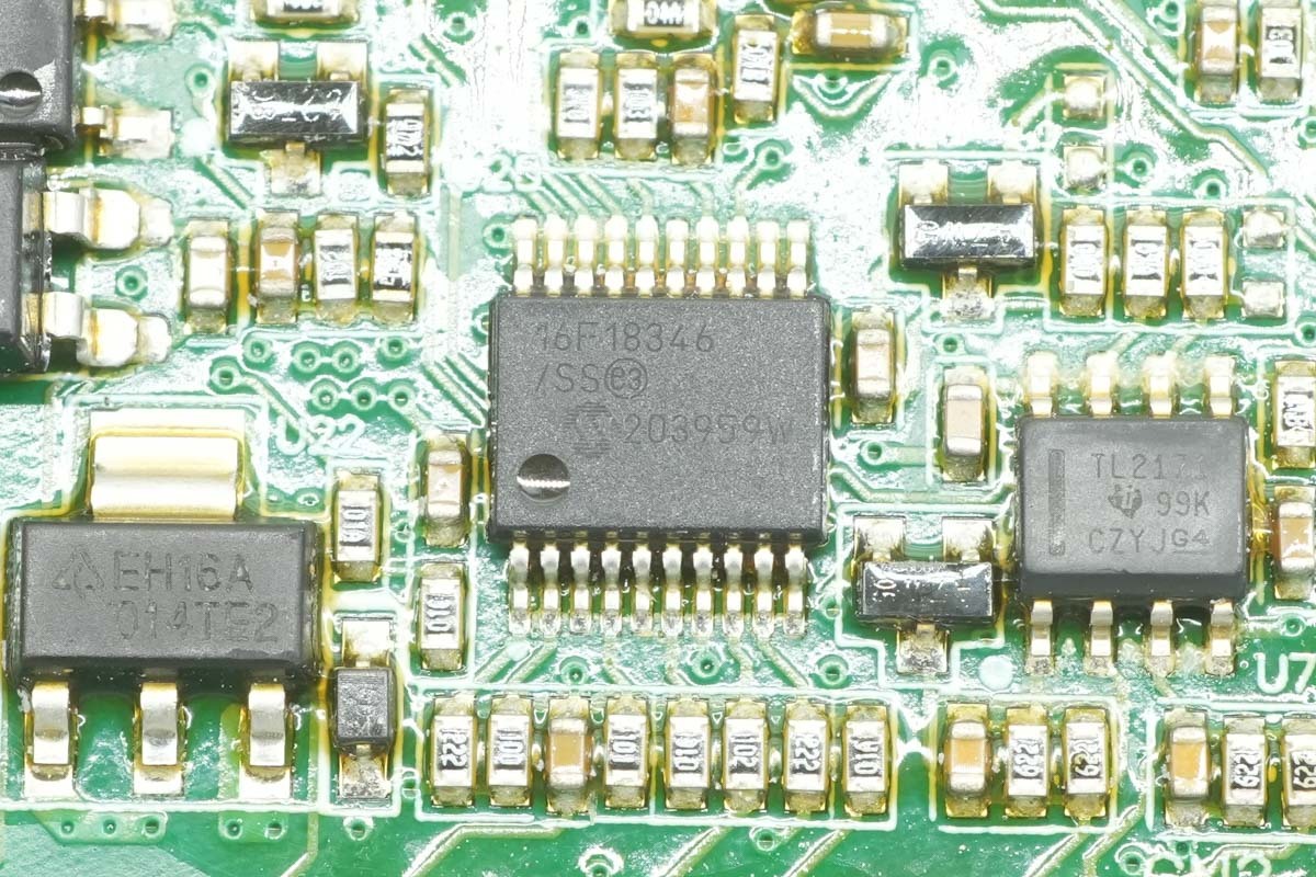 Microchip微芯 PIC16F18346