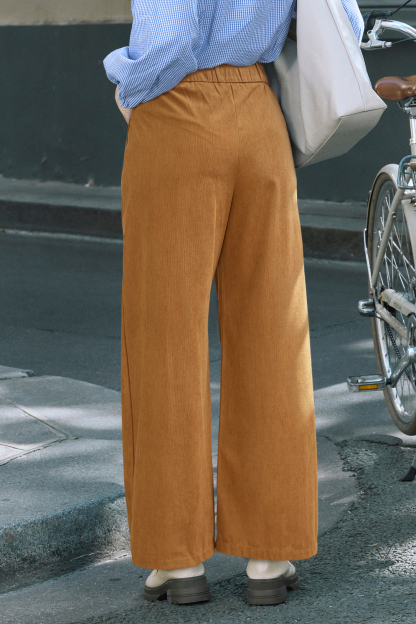 Downtown Moves Khaki Pants