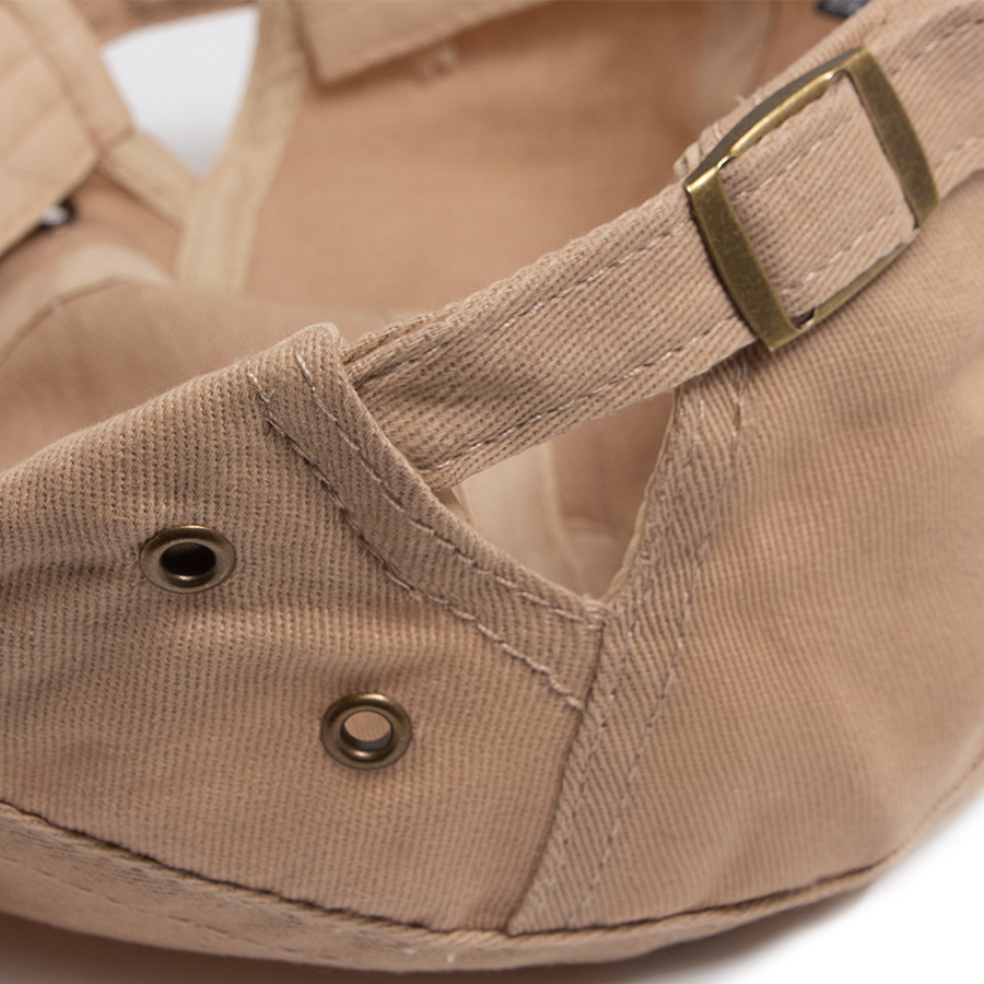 BUCK | Rivet decorated flat cap