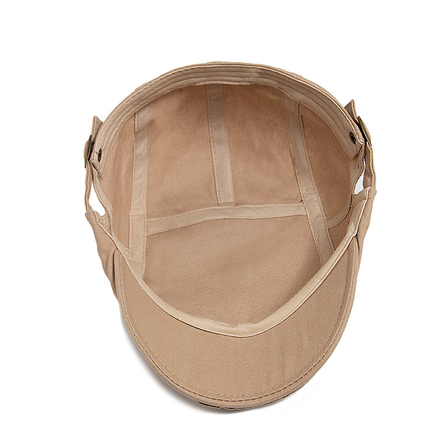 BUCK | Rivet decorated flat cap