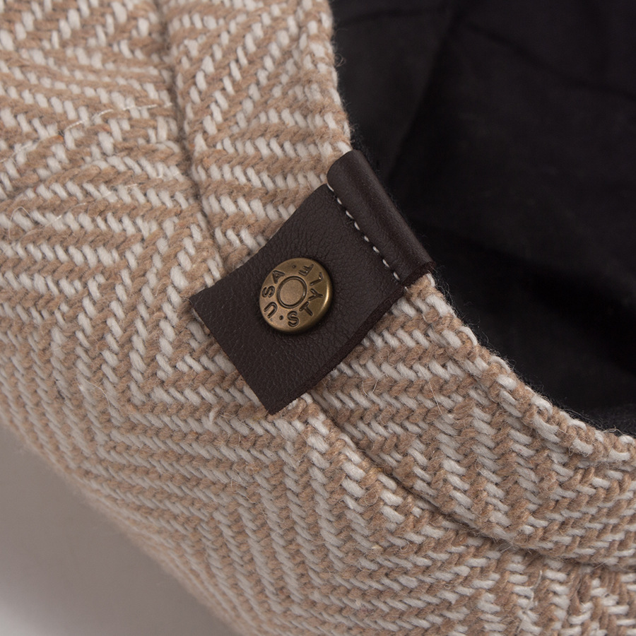 Striped knitted octagonal newsboy cap