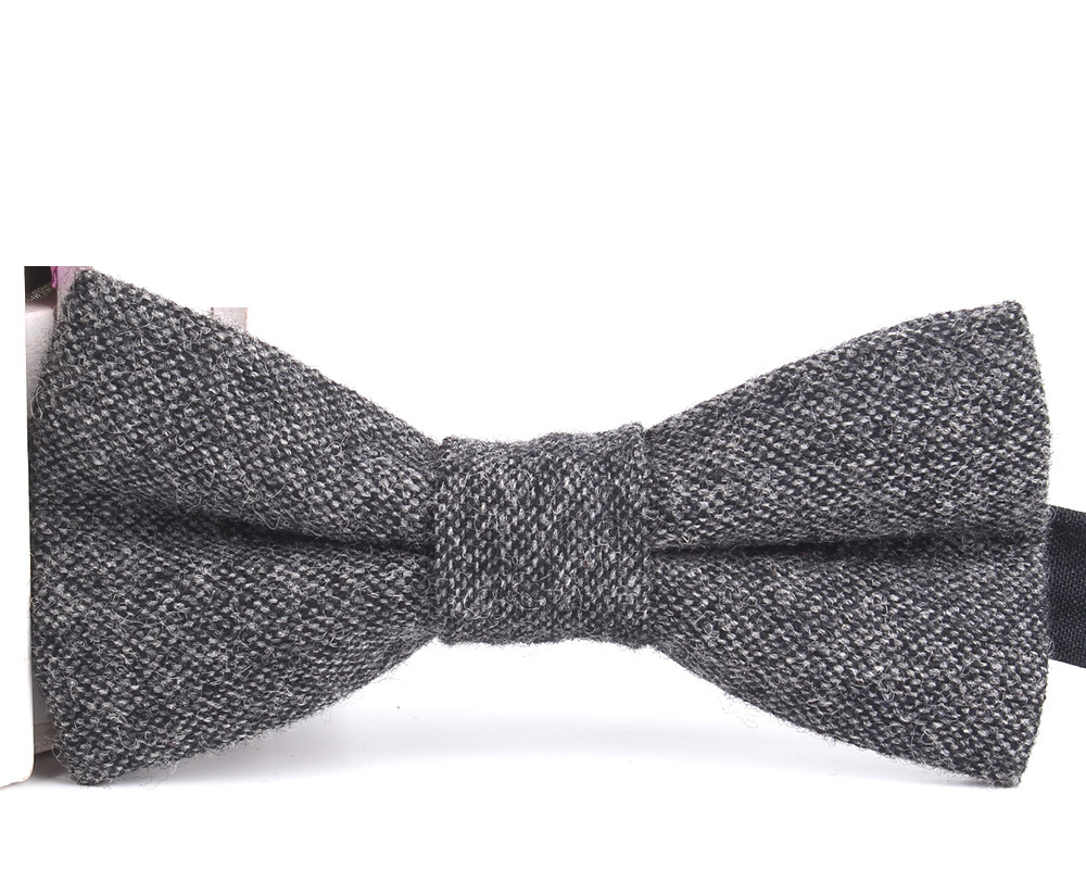 Wool bow tie