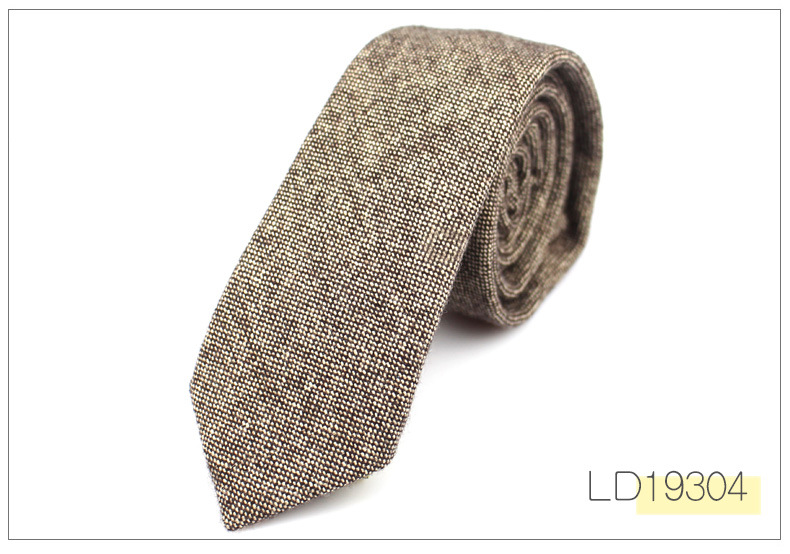 Wool tie