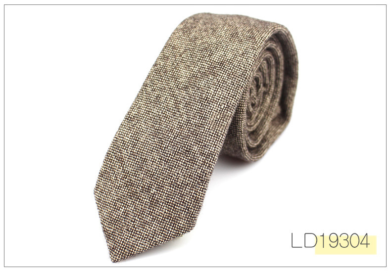 Wool tie