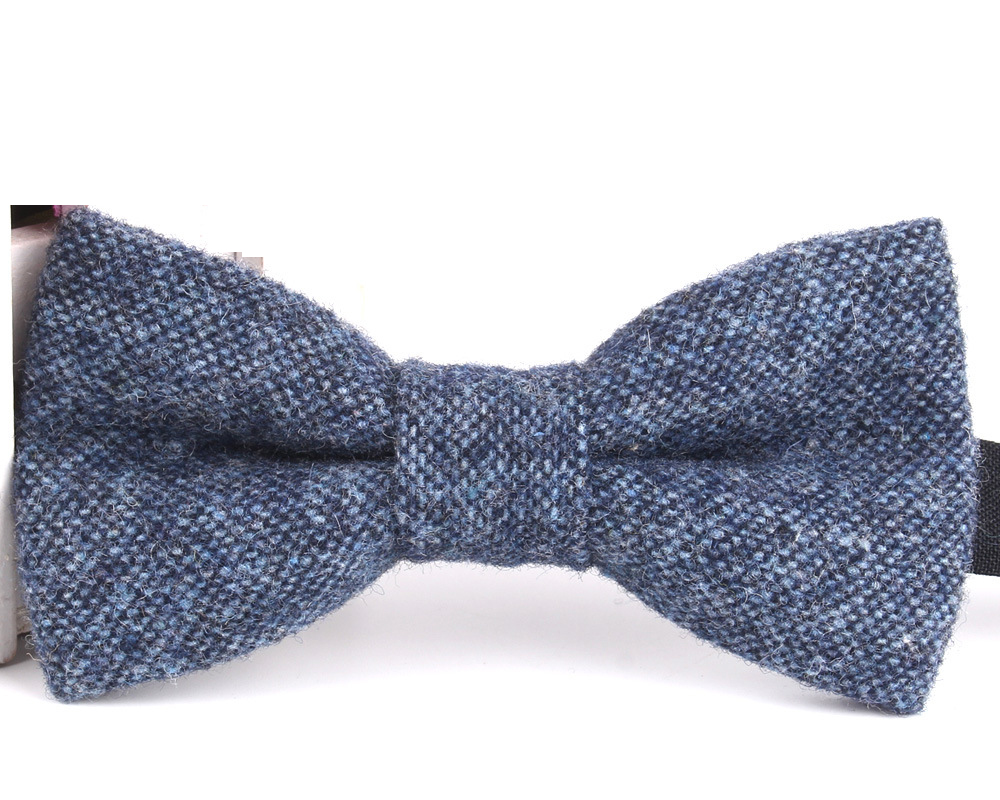 Wool bow tie