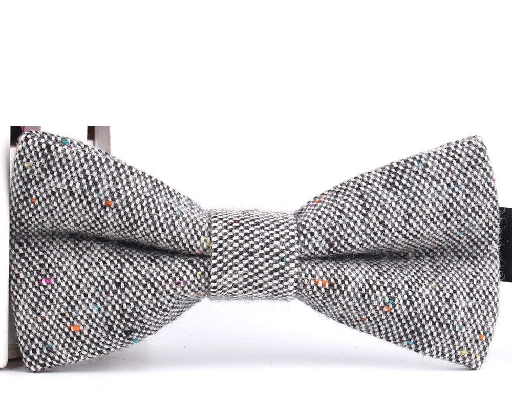 Wool bow tie