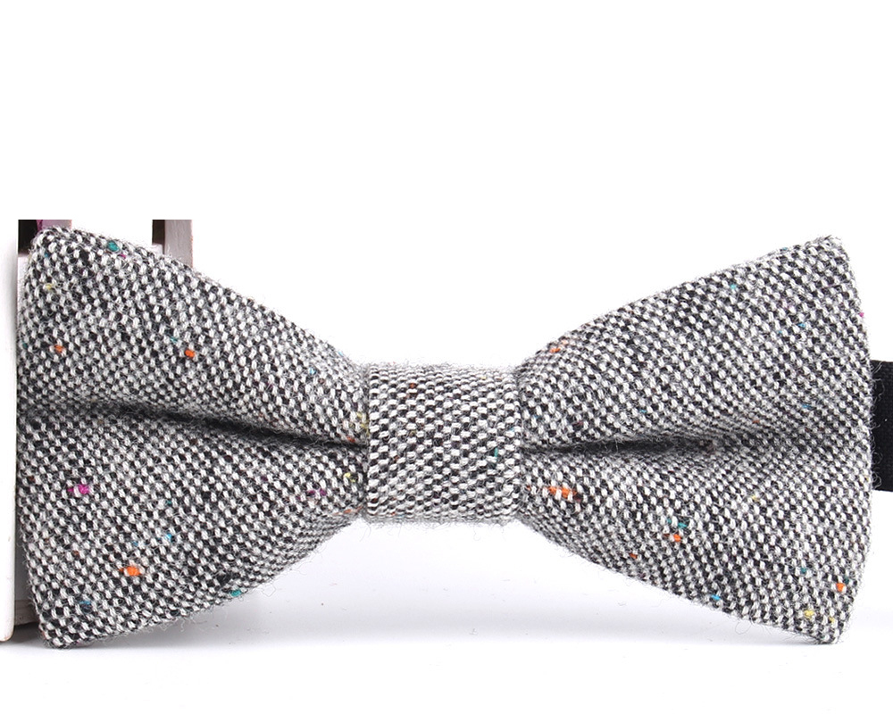Wool bow tie
